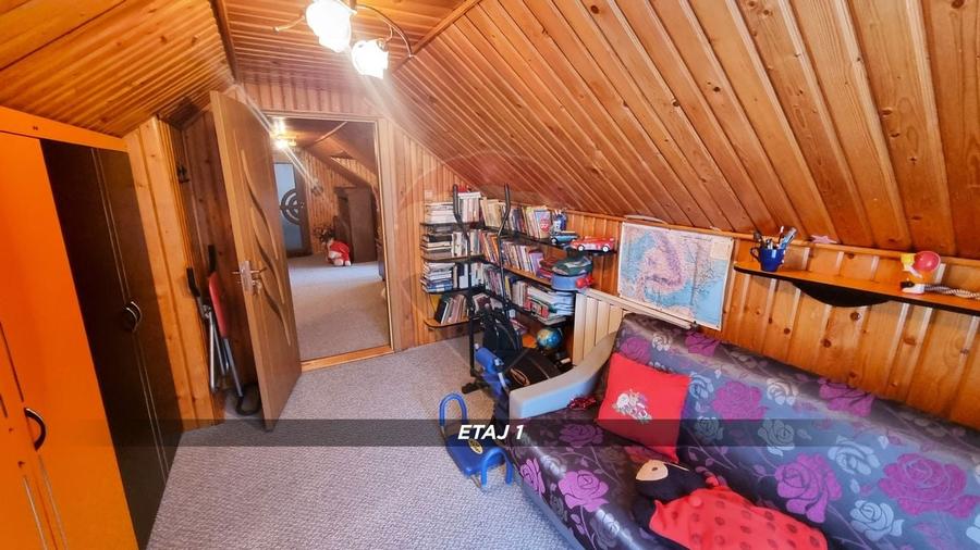 Casă / Vilă cu 10 camere de vânzare în SIGHETUL MARMATIEI zona Central - 45