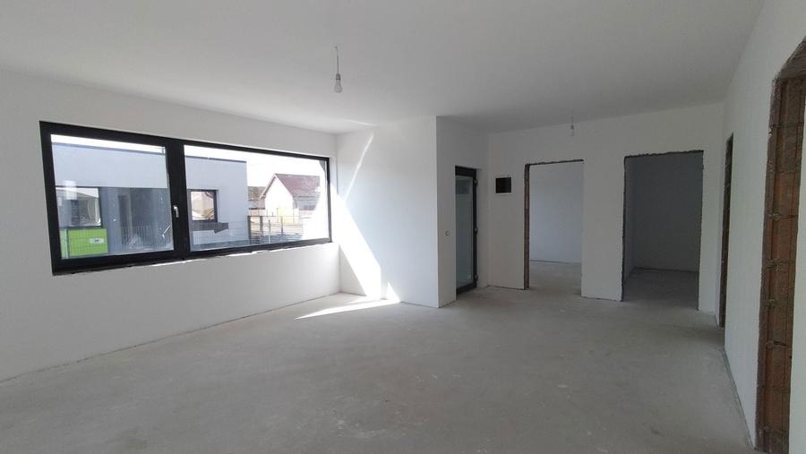 De vanzare 2 case individuale in Vladimirescu - 7