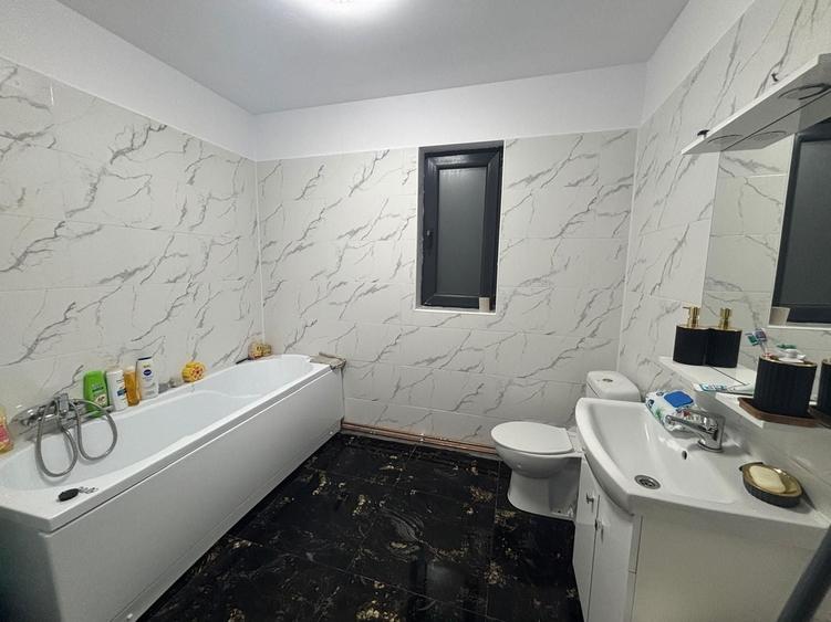 Vand casa la tara - 3