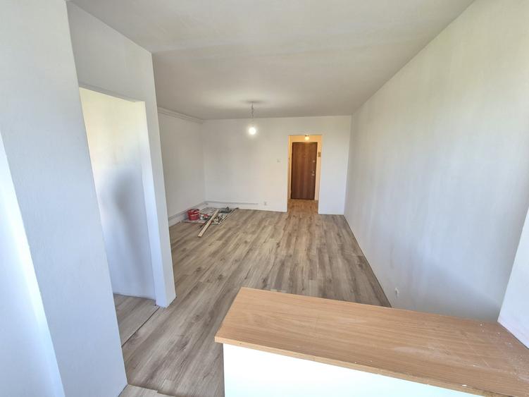 Vanzare garsoniera  zona Astra Str.Soarelui etajul 4 din 9 bloc cu 2 lifturi - 4