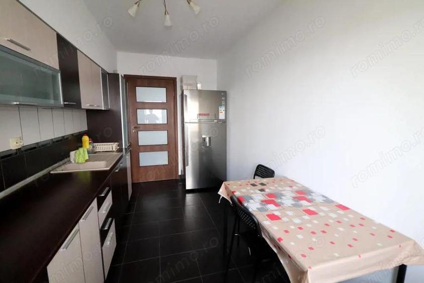 Bloc stradal - intersectie Chisinau cu Pantelimon - 2