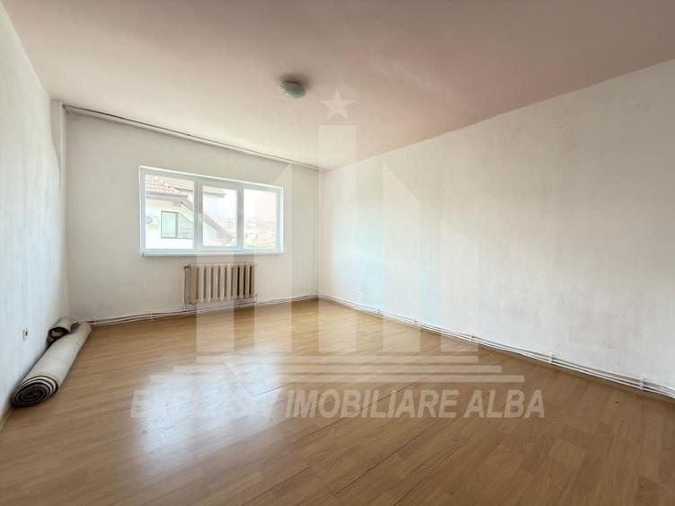 Garsoniera de vanzare | 32 mp | Etaj 2 | Cetate - 1