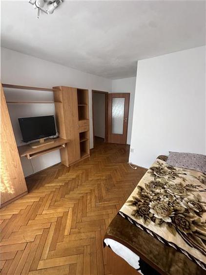 3 camere etaj 3 Aradului - 13