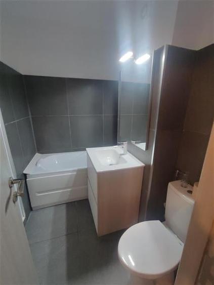 Vanzare apartament 2 camere renovat 2025 Teiul Doamnei - 8