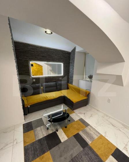 Apartament de vanzare, cu 2 camere, cu terasa ?i parcare, - 1