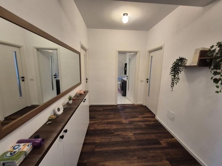 Penthouse 104,97 mp + 192,81 mp terase - piata Sudului - 12