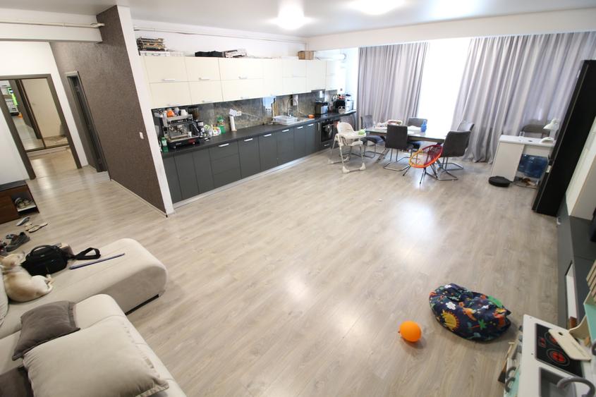 Apartament cu 3 camere în