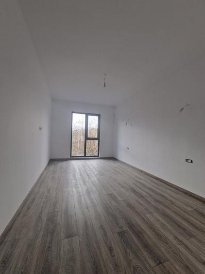 Decebal - Unirii -  Bloc nou - Apartament 3 camere - terasa - 2 grupuri sanitare - 9