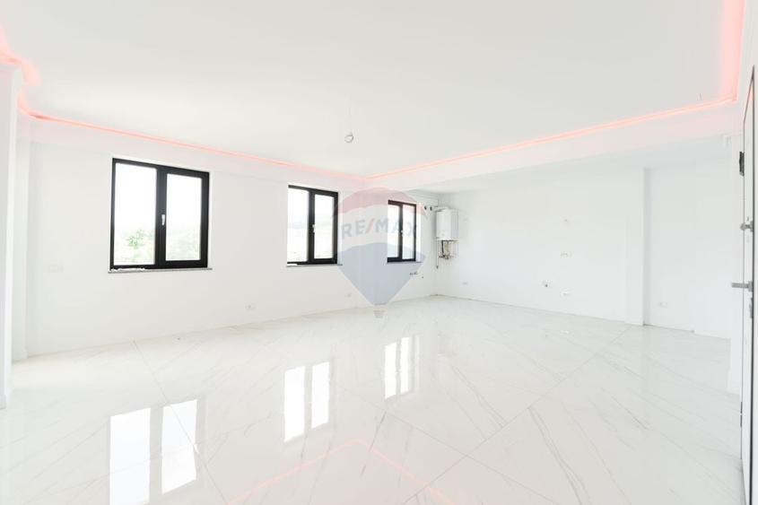 Apartament nou, 3 camere, vanzare, cartier cu paza - 1