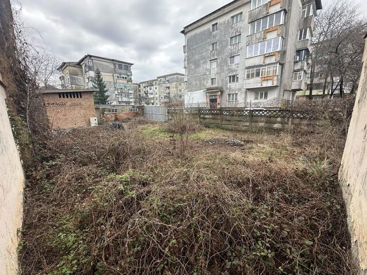 Teren intravilan + Constructie in Onesti str. Garii 250 mp - 4