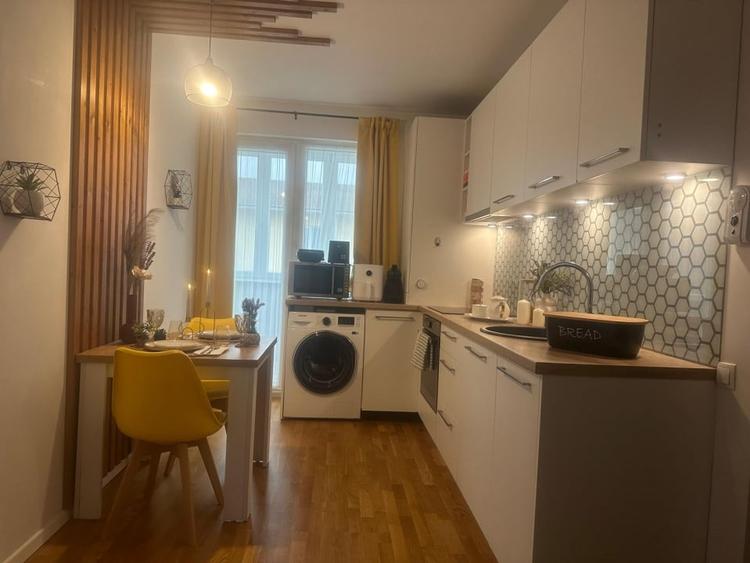 Oportunitate !!! Apartament 42 mp. cu 2 dormitoare  compartimentat excelent ! - 3