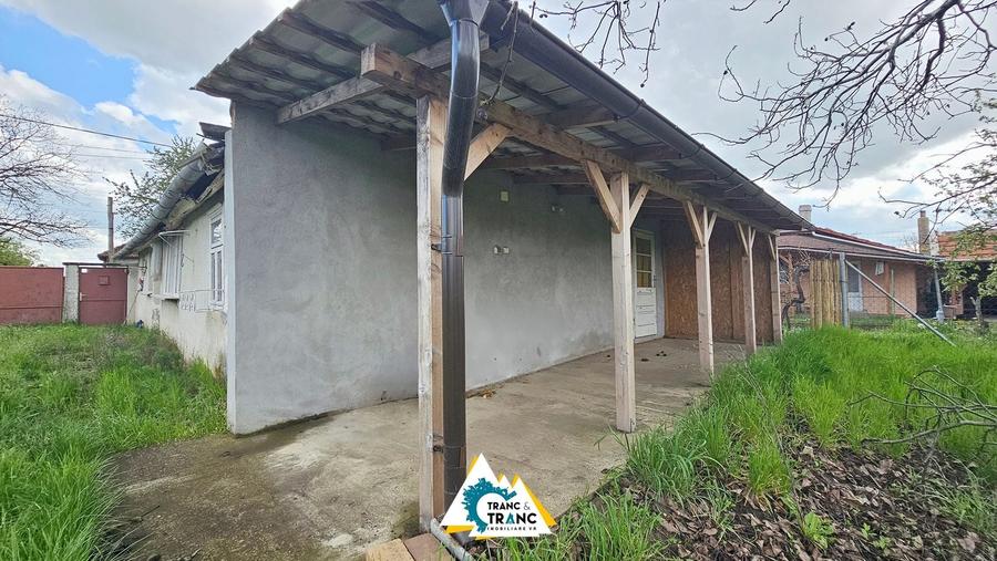 Casă cu 2 camere cu Teren 3890 Mp în Iratoșu