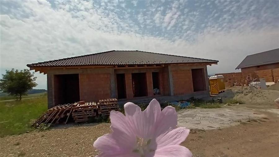 Casa la 15 minute de Brasov, DJ 112A, la rosu sau finalizata la cheie - 5