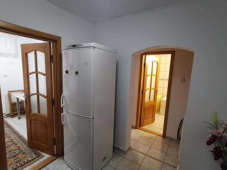 Apartament 2 camere zona Uvertura Mall etaj 1 - 1