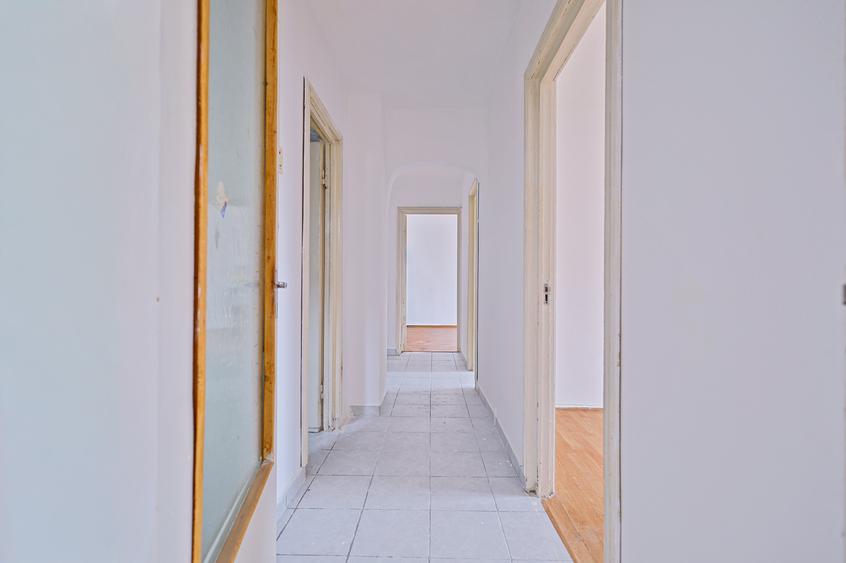 Apartament cu 3 camere de vânzare în Mangalia, 600 m până la plajă . - 6