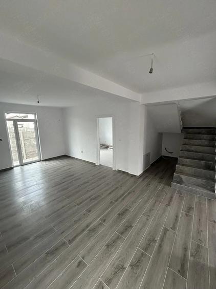 Casă cu Teren 305 Mp în Calea Urseni