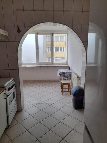 Dna Ghica, bloc reabilitat, 8/10, decomandat, liber, spatios,  doua balcoane - 4