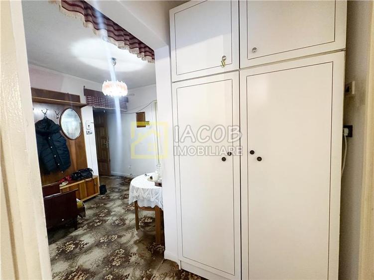 3 camere decomandate, 22 Decembrie - 5