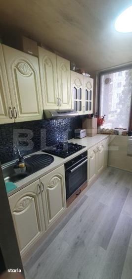 Apartament cu 3 camere semidecomandat, mobilat în Central