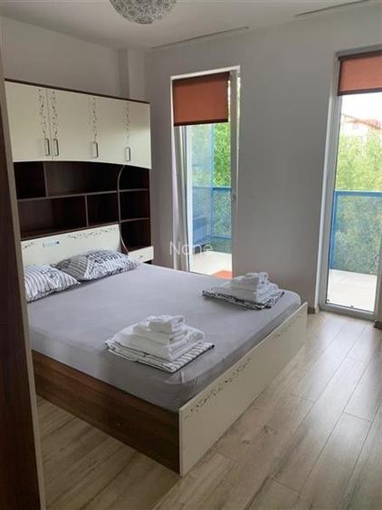Apartament cu 3 camere semidecomandat, mobilat în Bună Ziua