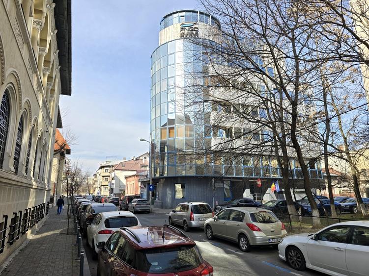 Spatiu birouri 260 mp utili in cladire de birouri langa Primaria Banu Manta - 4