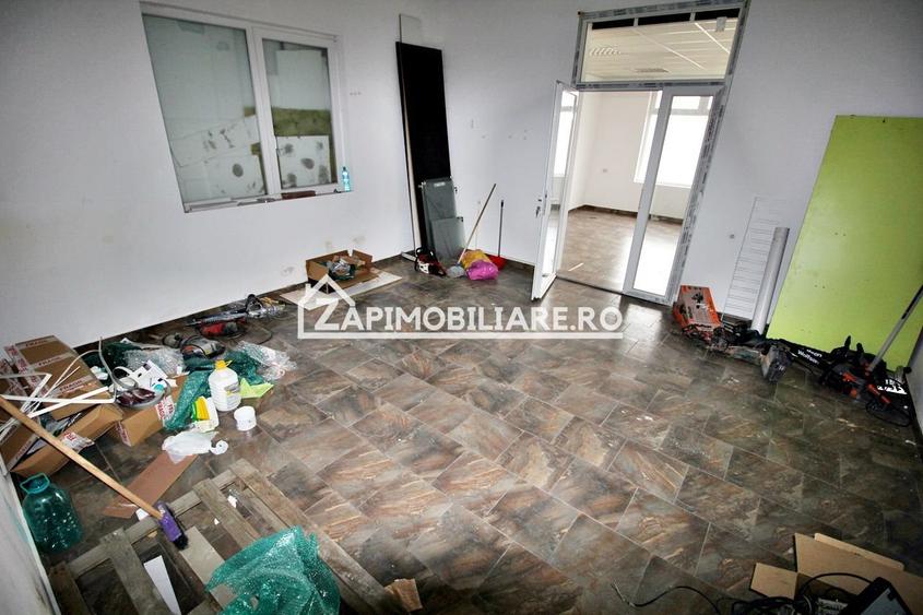 Spatiu comercial si birou 100 mp. - 2