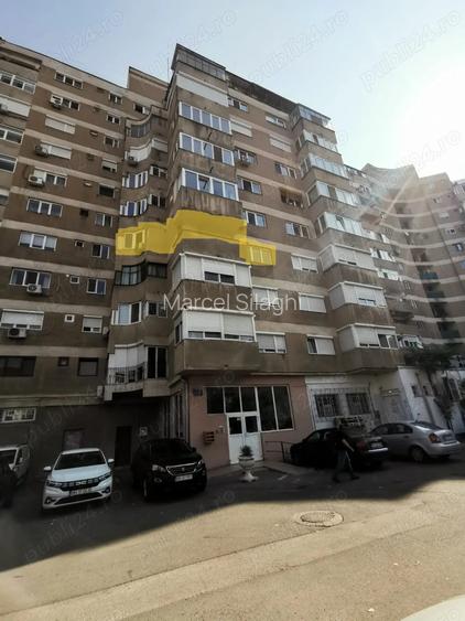 De vanzare apartament 3 camere decomandat, B-dul Dacia, Oradea