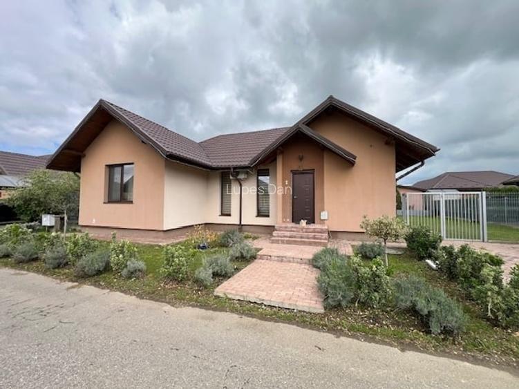 Casă individuală de închiriat – Balotești, cartier privat, 3 dormitoare, 2 bai - 1