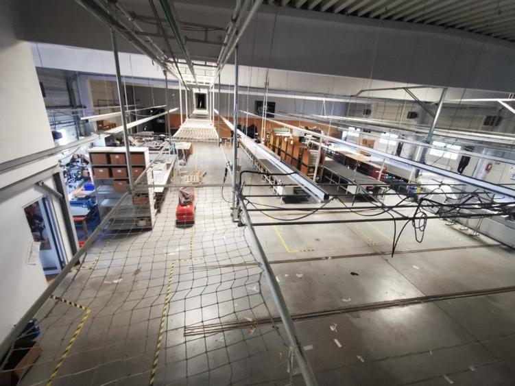 Fabrica mica industrie complet pregatita cu teren generos - 1