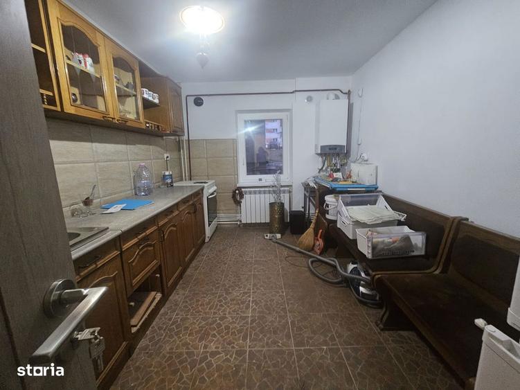 Obcini, parter- vand apartament de 3 camere, perfect spatiu/cabinet. - 5