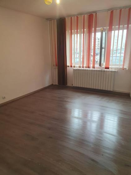 Vindem apartament in Navodari - 1