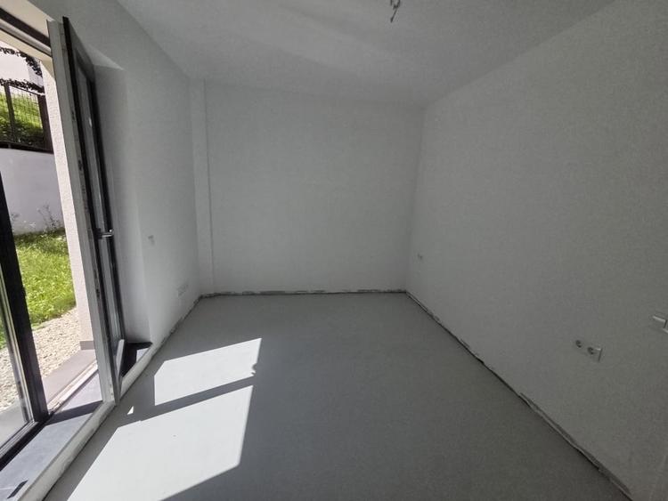 Spatiu de inchiriat. 80 mp utili, 150 teren, parcare, Hasdeu - 10