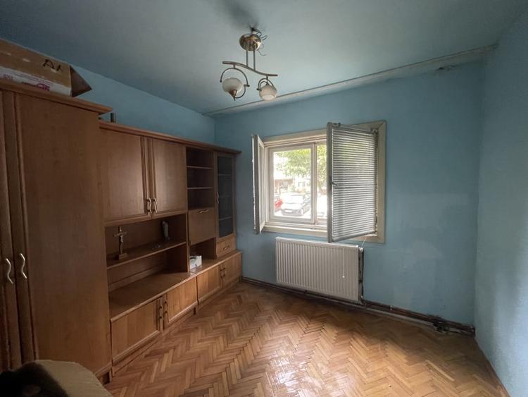Apartament cu 3 camere si garaj, decomandat, parter - 4