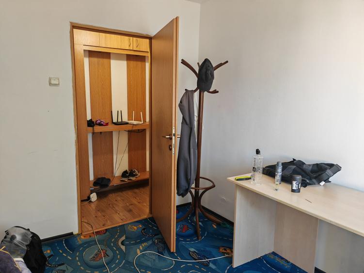 Apartament 3 camere liber la vanzare zona Astra - 6