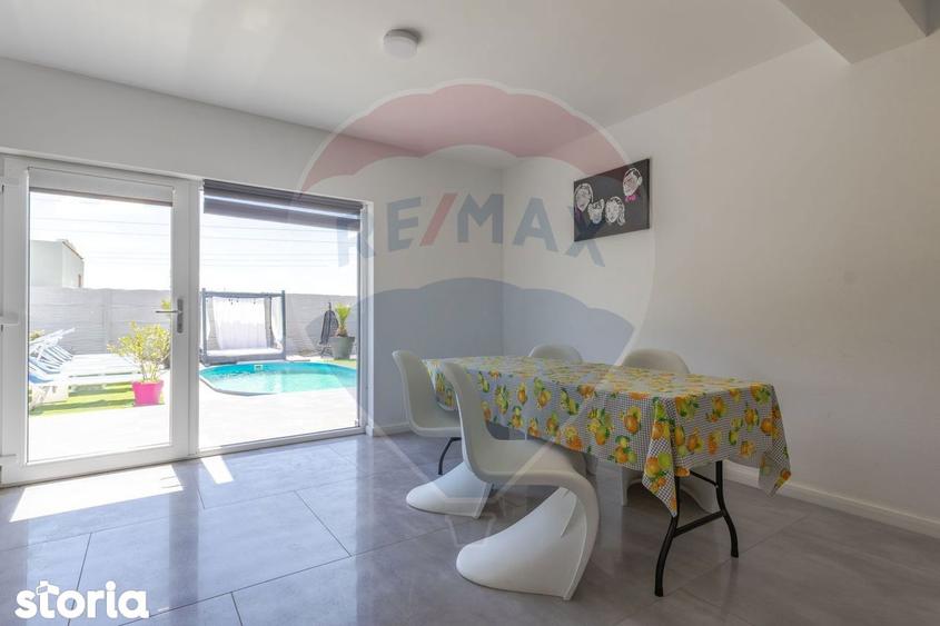 Vila de lux cu piscina de inchiriat - 14