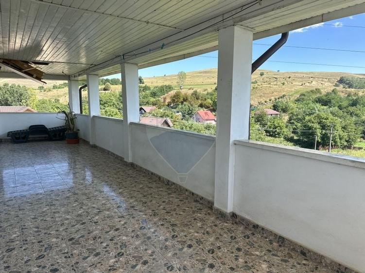 Casa spatioasa in Ciritei, gata de mutat - 20