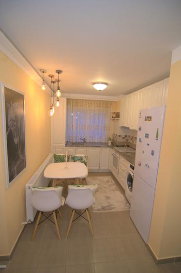 Apartament 2 camere - complet renovat , utilat , mobilat - 3