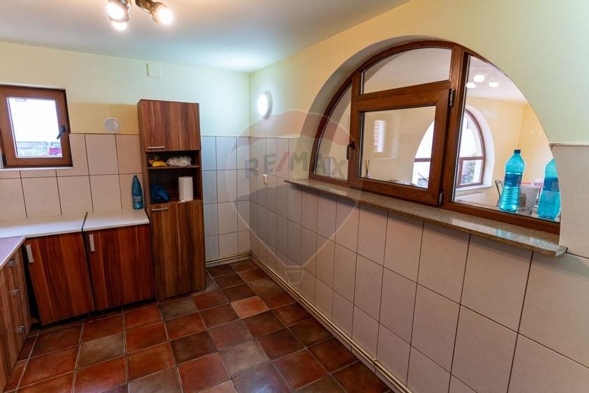 Vila /Pensiune 6 camere in Cristur, jud Hunedoara - 32