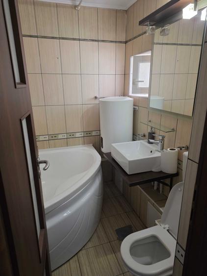 Apartament cu 3 camere decomandat în Tineretului