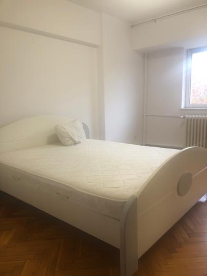 De inchiriat 3 cam Piata Unirii fantani stradal - 8