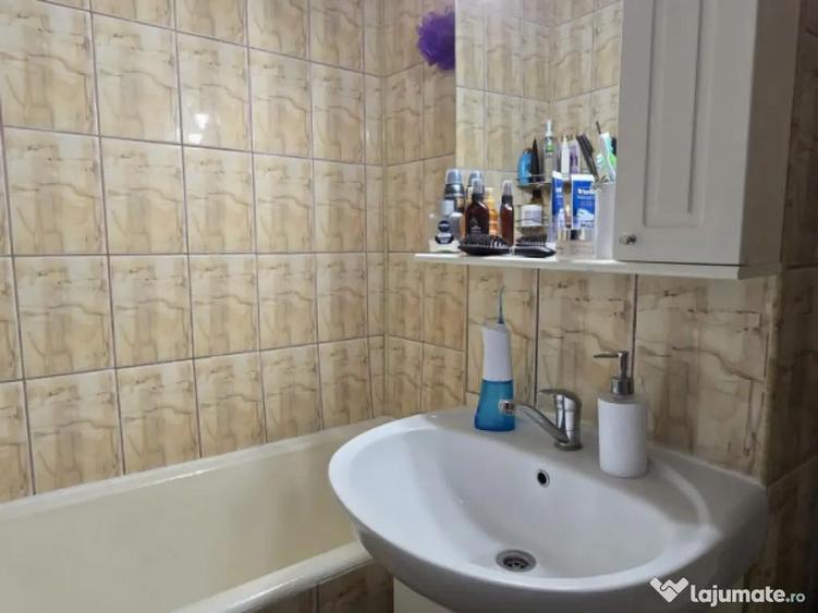 Apartament cu 3 camere, 53 mp, zona Malu Ro?u - 2