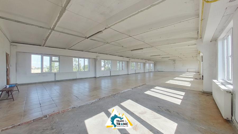 Clădire împunătoare de 540 mp pe 2 nivele în Sânnicolau Mic - 12