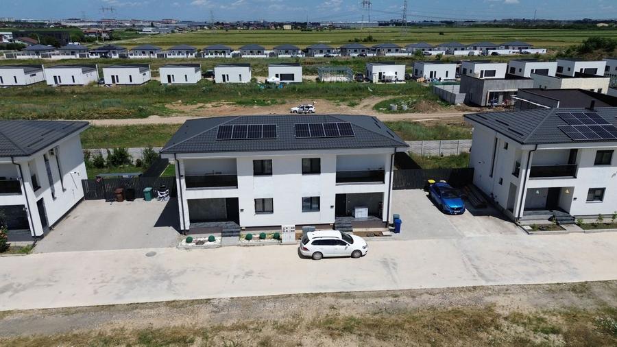 Duplex cu 5 camere cu Canalizare în Clinceni