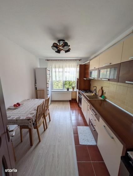 Apartament cu 3 camere în Florești