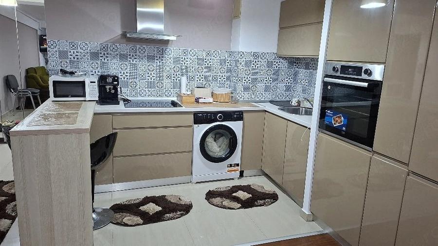 Garsonieră decomandată în Central
