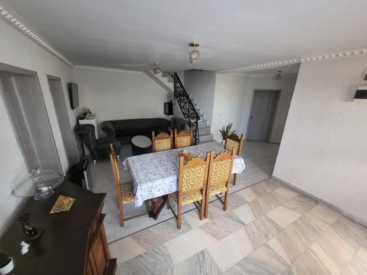 Duplex cu 4 camere cu Canalizare în Ghiroda
