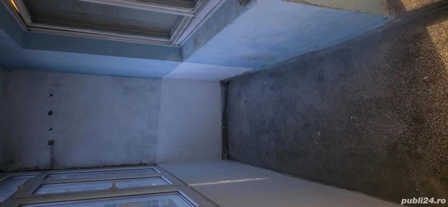 Apartament cu 3 camere semidecomandat în Titan