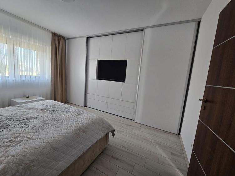 Casă individuală cu 3 camere cu Canalizare în Leș