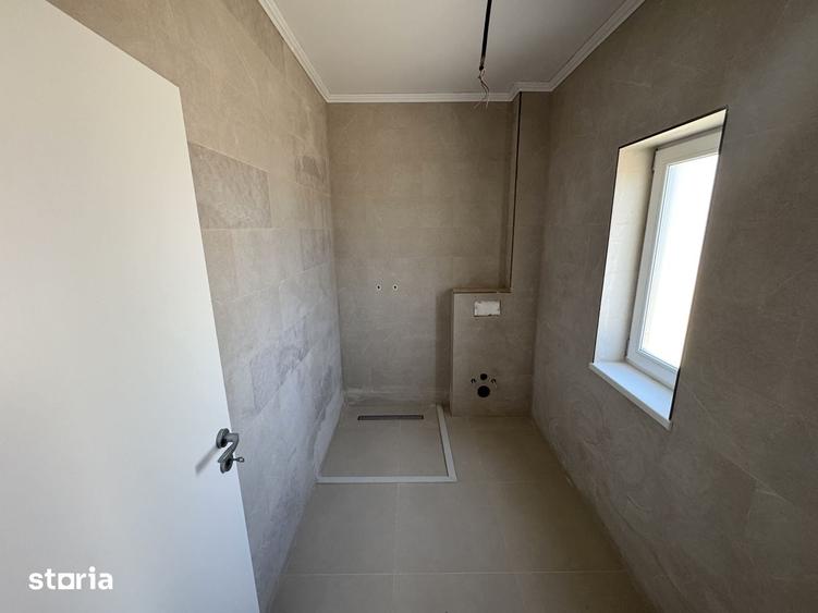 Casă cu 4 camere cu Teren 150 Mp în Tomești