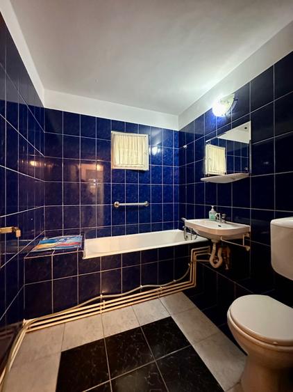 Apartament cu 4 camere decomandat în Apărătorii Patriei